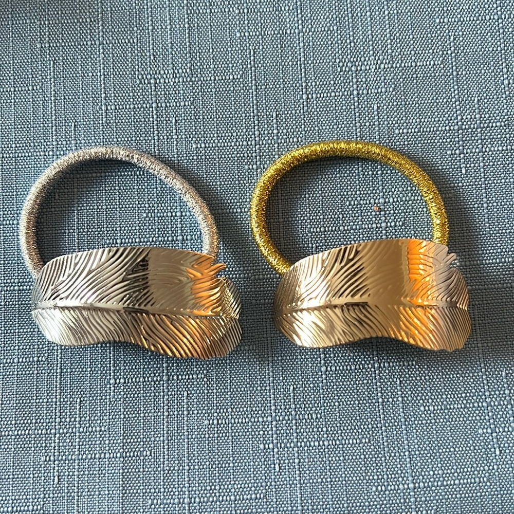 60 leaf pattern gold and silver pintail holders